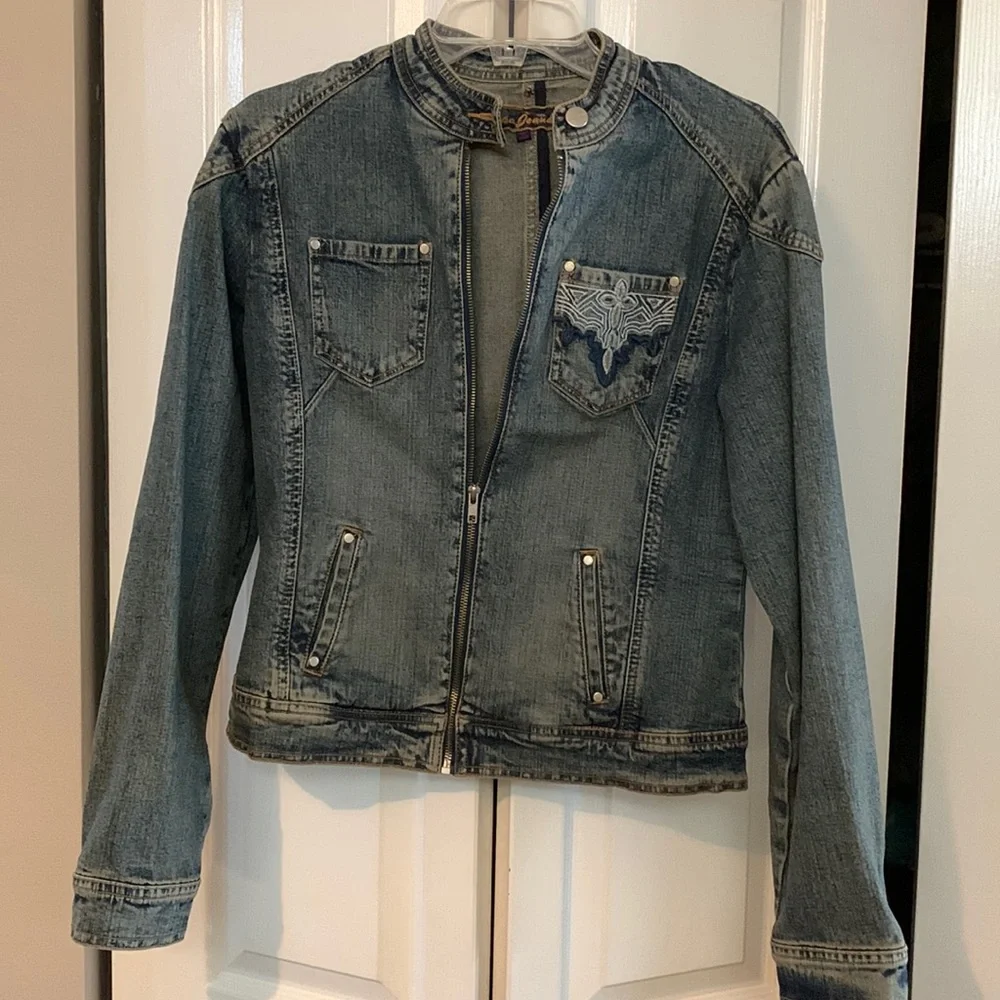 UEC Yuka Jeans boutique jean jacket zippered w embroidered pocket detailing szM - Picture 1 of 8